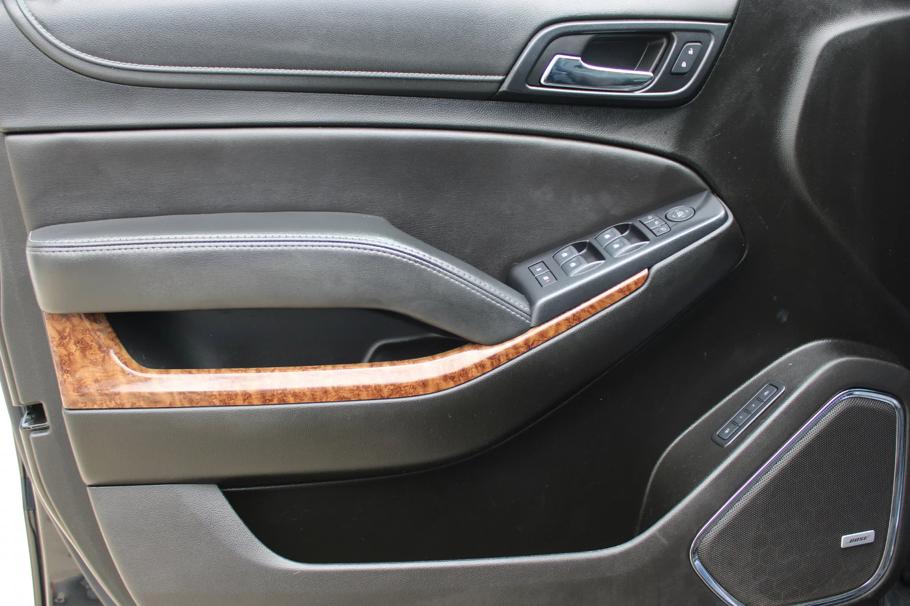 Used 2020 Black Chevrolet 2WD 4dr Premier image 15