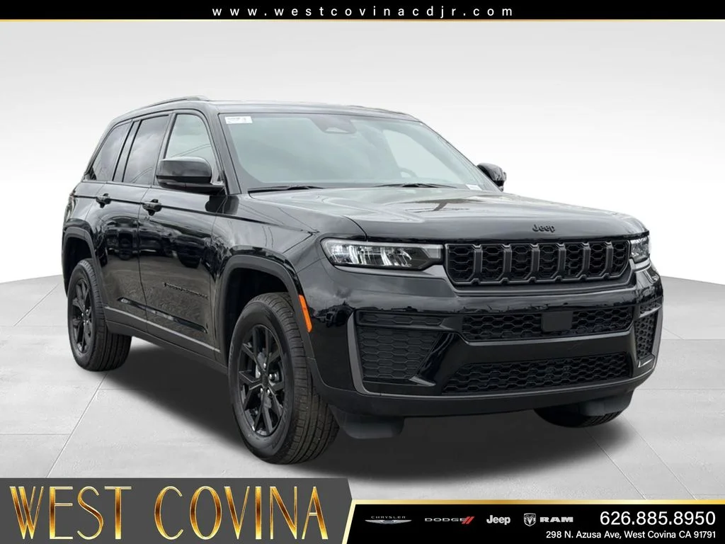 New 2026 Diamond Black Crystal Pearlcoat Jeep Altitude image 4
