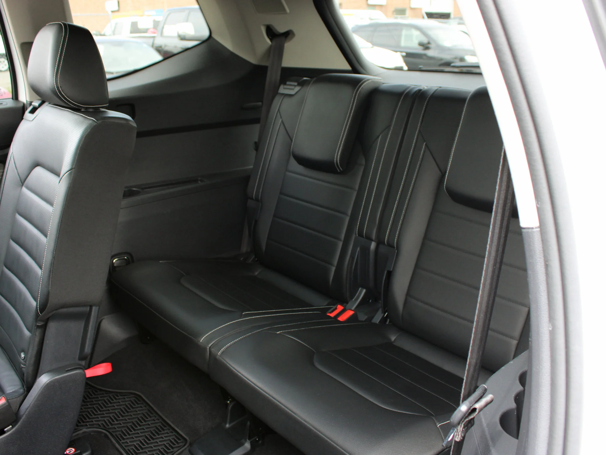 Certified Used 2022 White Volkswagen Execline * R-Line | No Accidents | V6 | Apple CarPlay | Fender Audio | Heated Seats | Sunroof image 17
