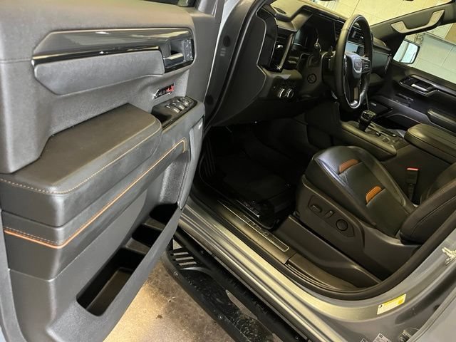 Used 2025 Sterling Metallic GMC AT4 image 19