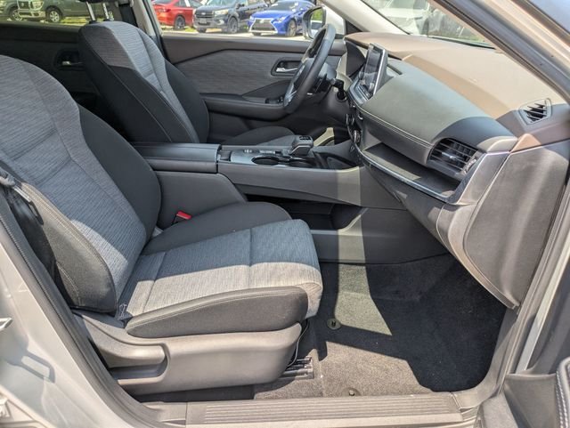Used 2023 Silver Nissan SV image 27