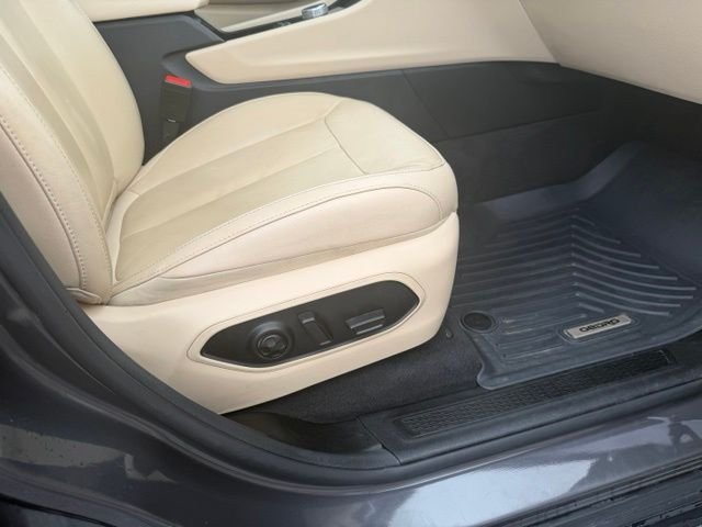 Used 2022 Gray Jeep Limited image 26