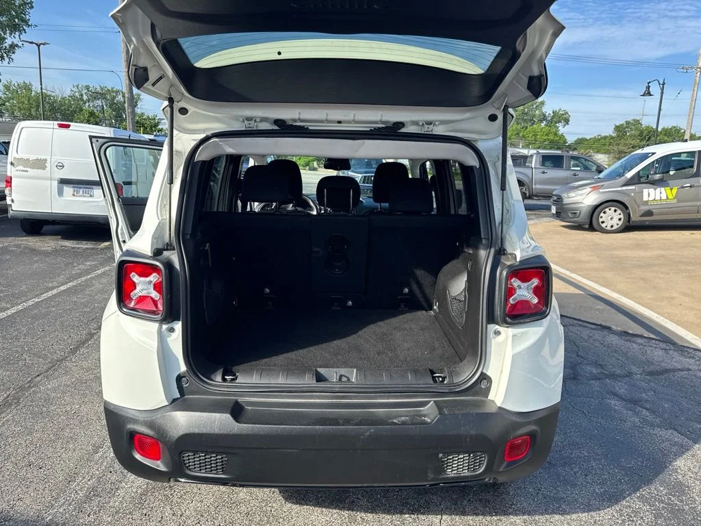 Certified Used 2020 Alpine White Clearcoat Jeep Latitude image 42