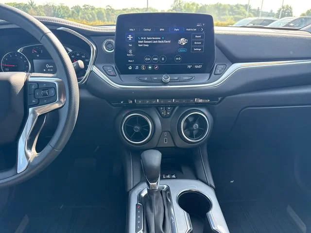 Used 2025 Black Chevrolet 2LT image 18