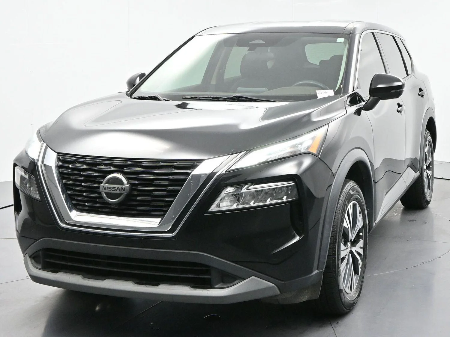 Used 2021 Super Black Nissan SV image 3