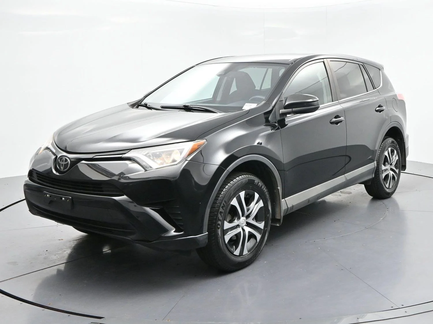 Used 2018 Black Toyota LE image 3