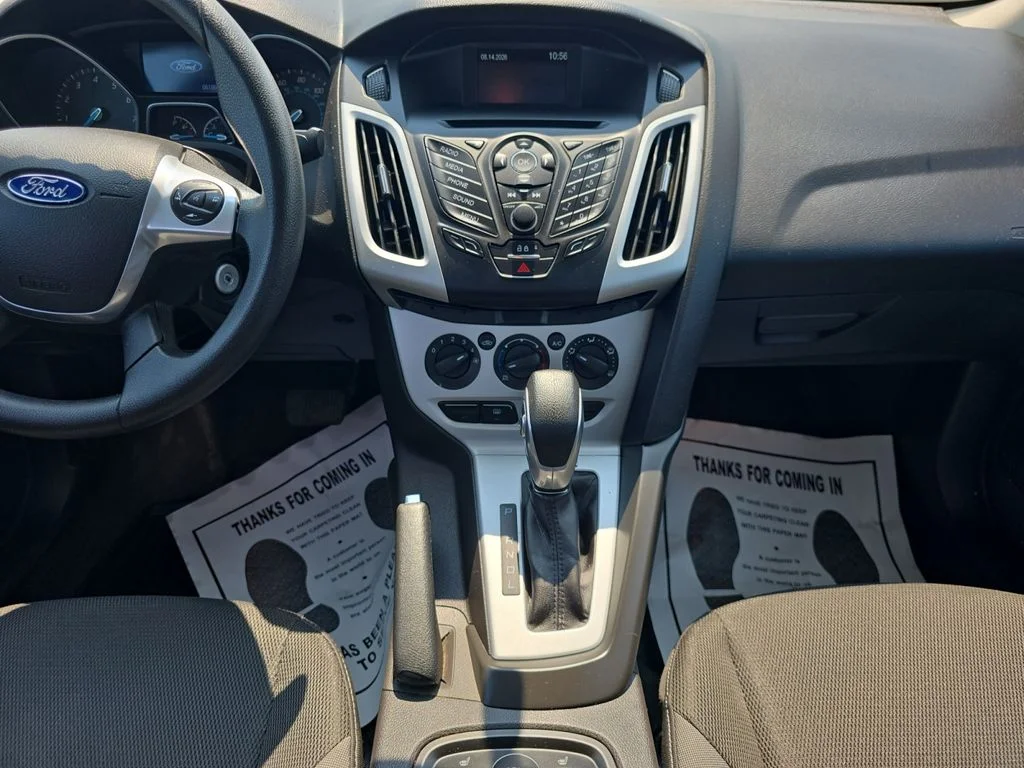 Used 2014 Ingot Silver Ford SE image 10