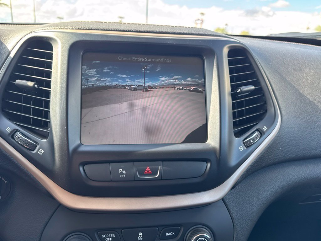 Used 2016 Blue Jeep Latitude image 23