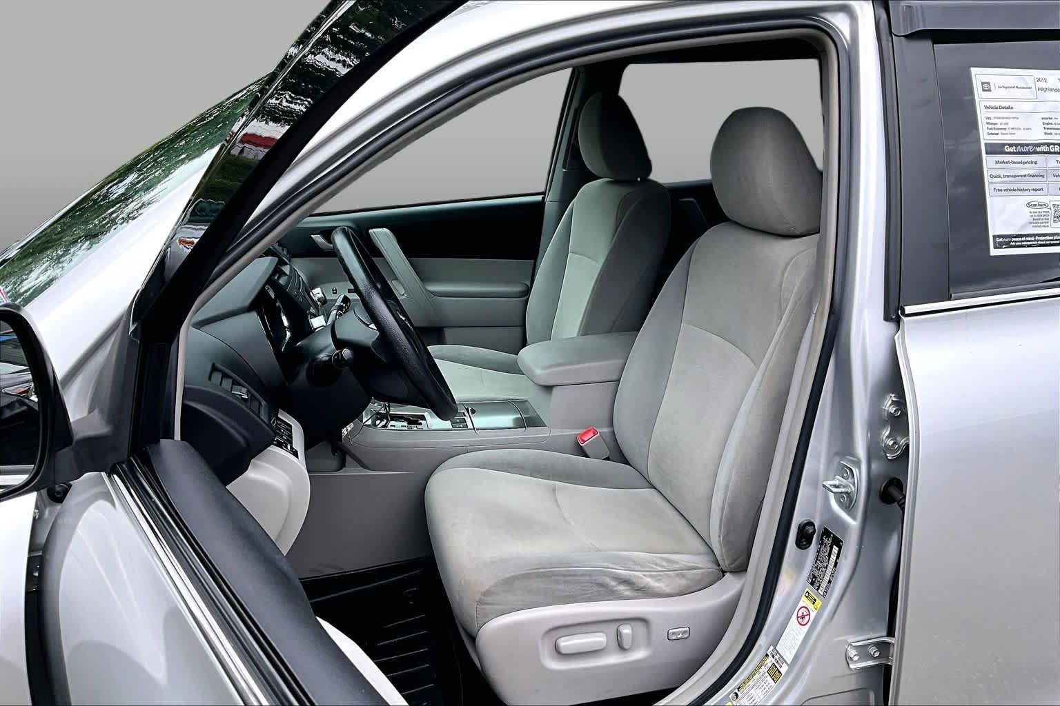 Used 2012 Classic Silver Metallic Toyota  image 9