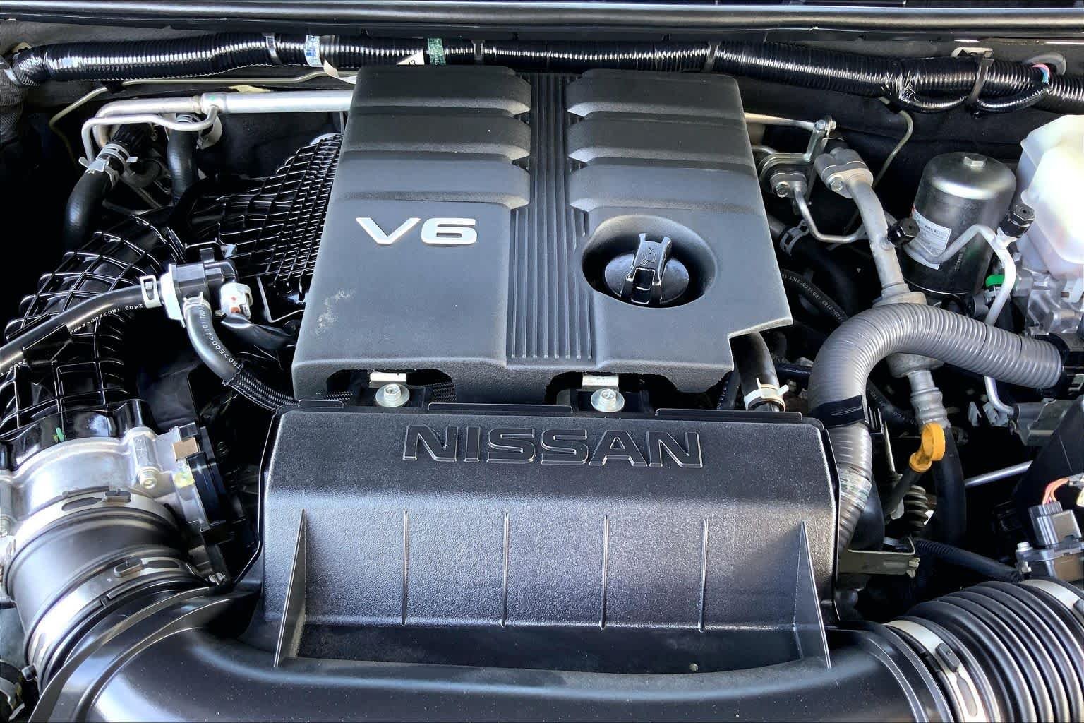 Used 2023 Glacier White Nissan SV image 32