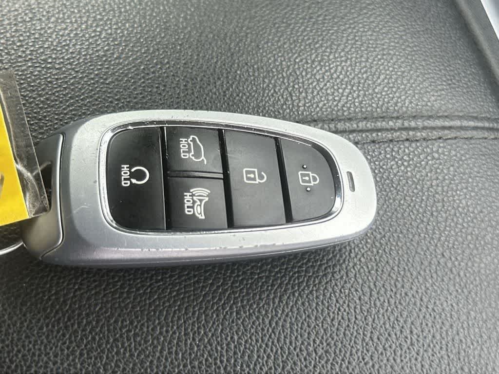 Used 2023 Calypso Red Hyundai SEL image 28