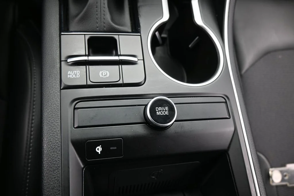 Used 2023 Glacial White Pearl Kia GT-Line image 26