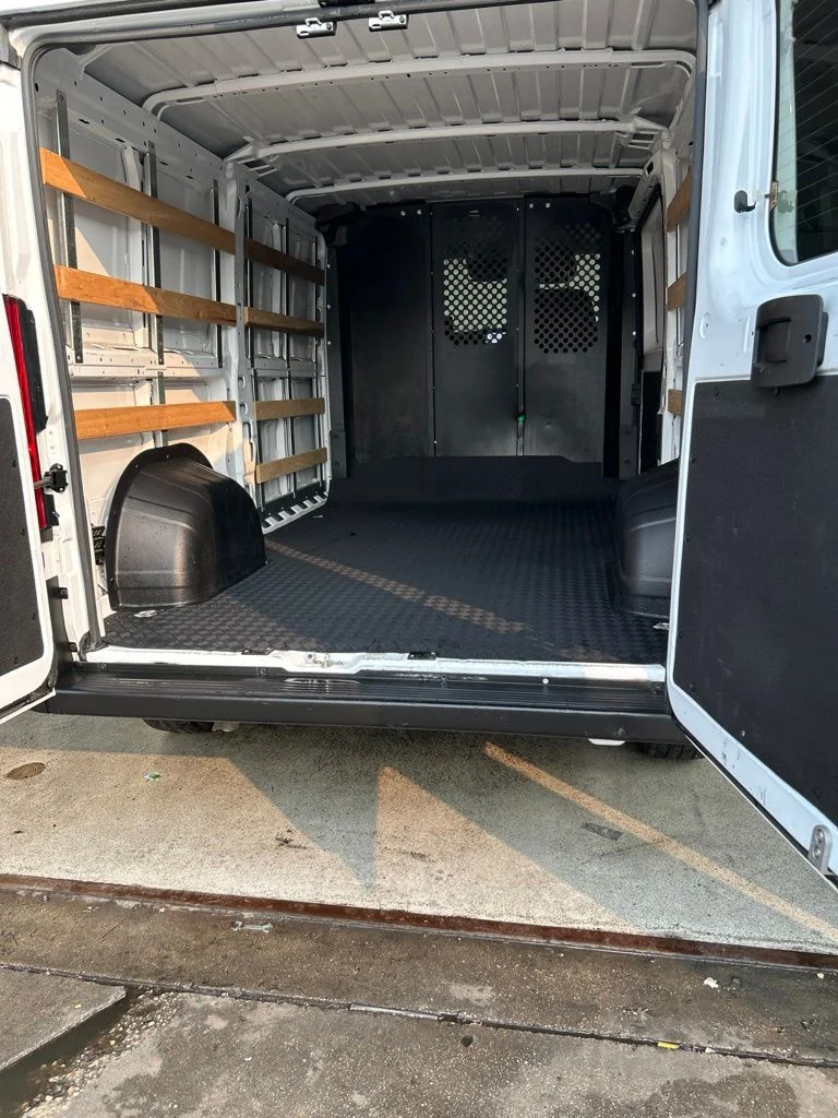 Used 2025 White Ram Base image 16