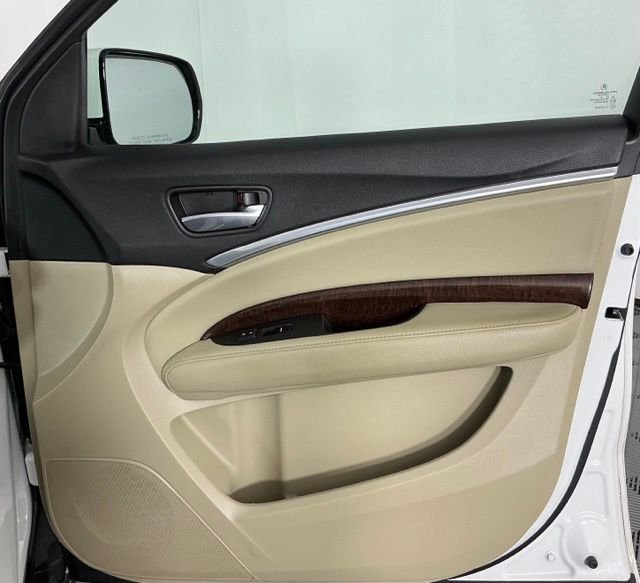 Used 2018 White Diamond Pearl Acura MDX image 30