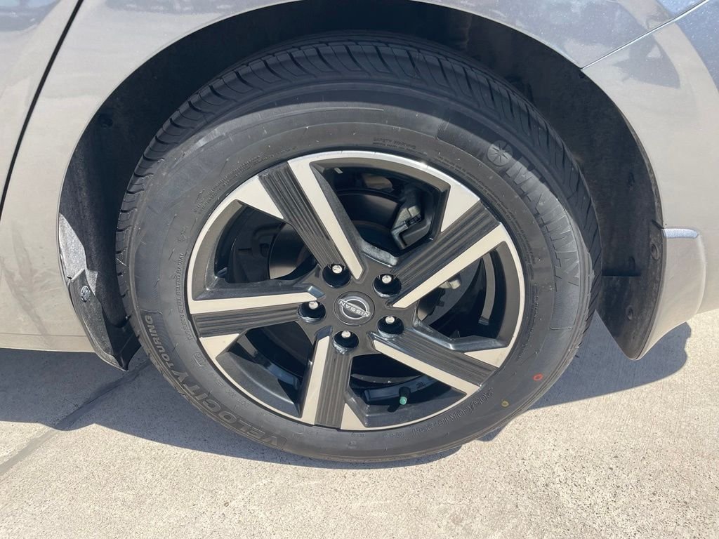 Used 2025 Gray Nissan SV image 10