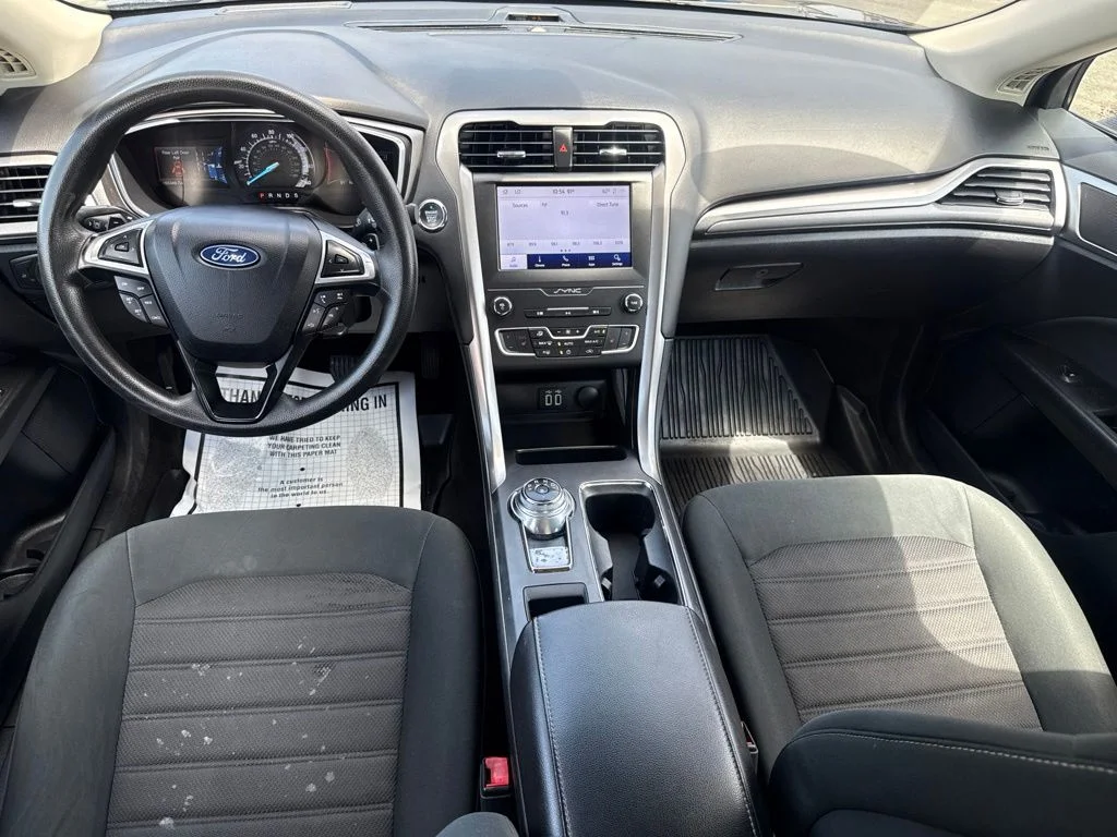 Used 2020 Blue Ford SE image 22