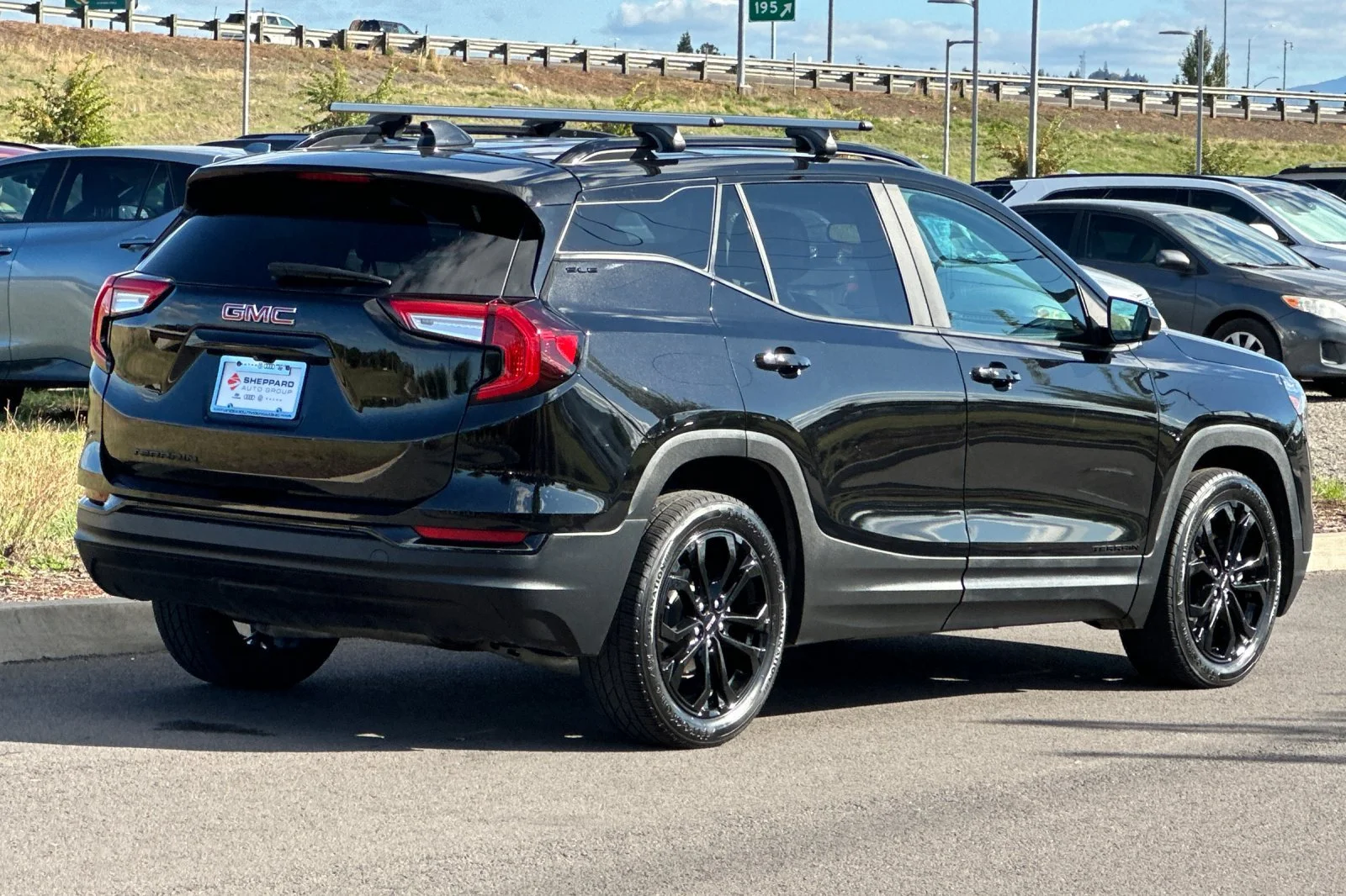Used 2022 Black GMC SLE image 3