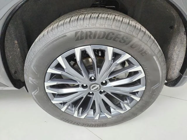 Used 2026 Gray Nissan Platinum image 57