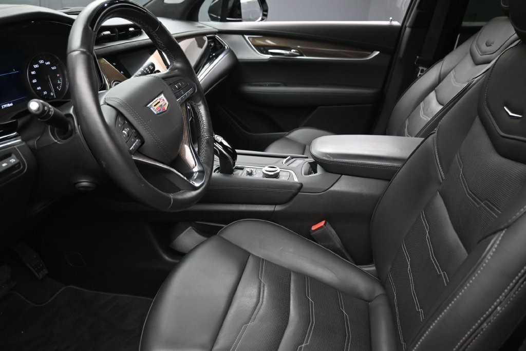 Used 2025 Black Cadillac Premium Luxury image 17