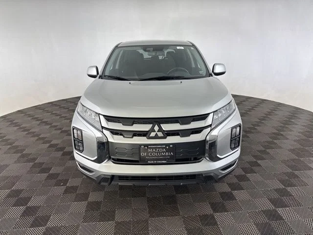 Used 2023  Mitsubishi 2.0 SE image 2