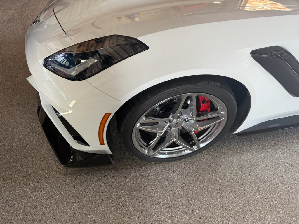 Used 2019 ARCTIC WHITE Chevrolet ZR1 3ZR image 2