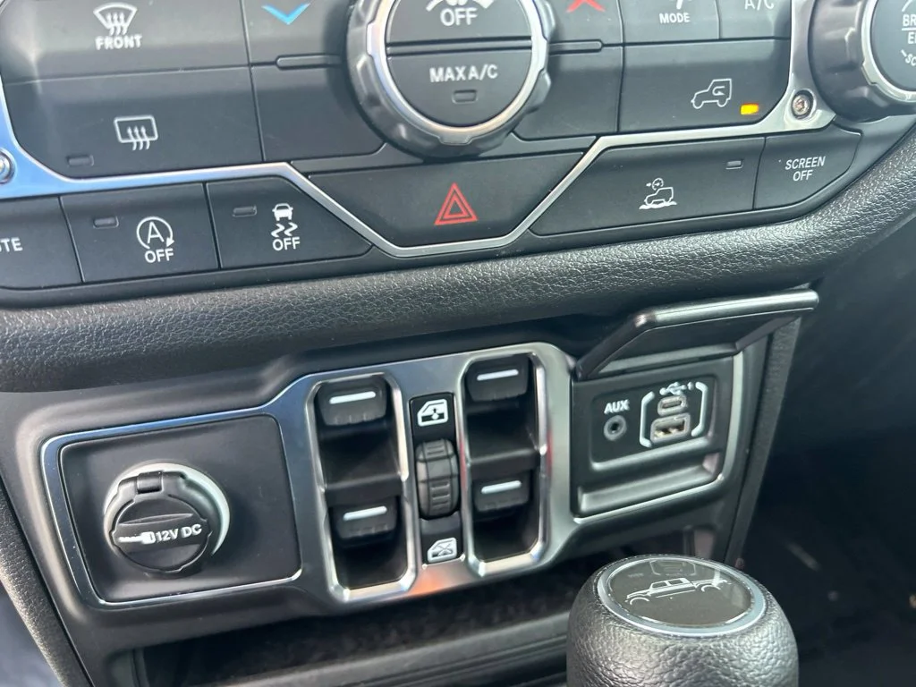 Used 2026 White Jeep Sport image 39