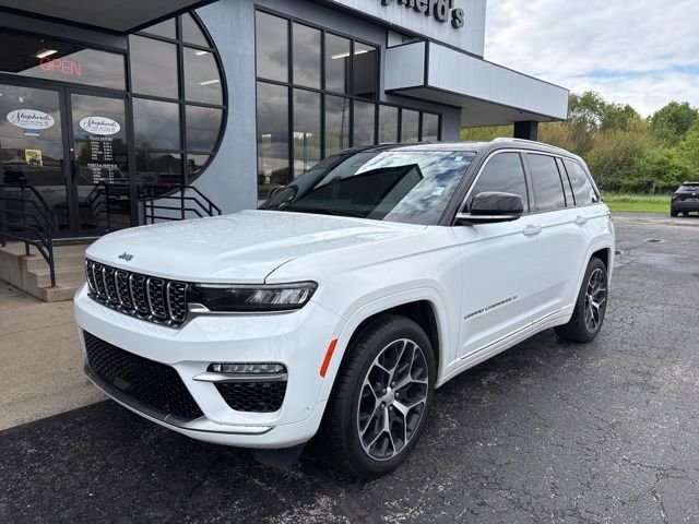 Used 2023 White Jeep Summit Reserve image 2