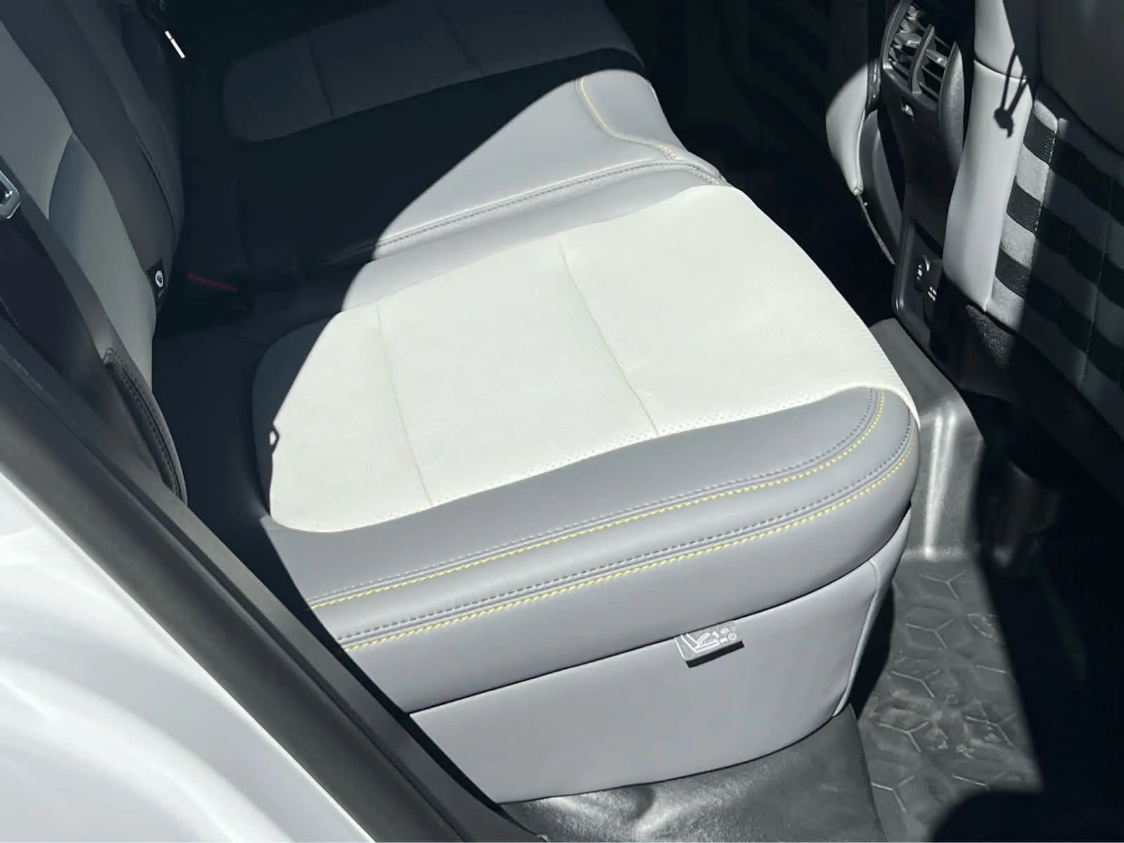 New 2026 Oxford White Ford Badlands® image 18
