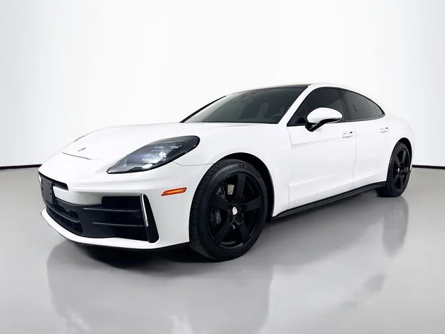 2024 Porsche Panamera 4's photo