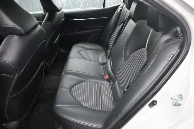 Used 2022 White Toyota SE image 19
