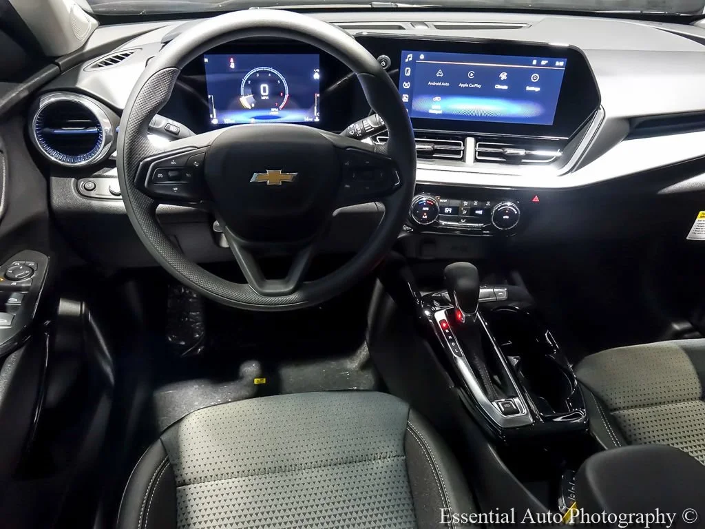 2026 Chevrolet Trax LT - Photo 13