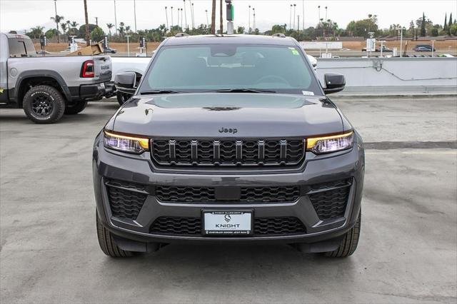 New 2026 Baltic Gray Metallic Clear-Coat Exterior Paint Jeep Laredo image 3