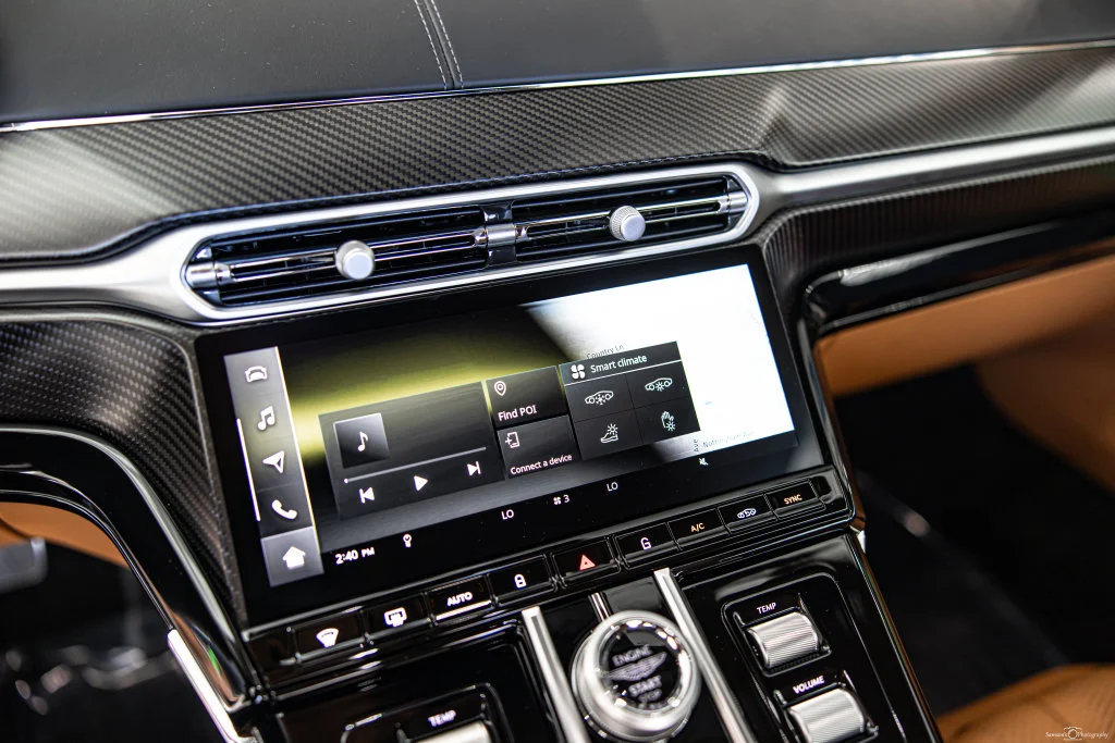 Used 2025 Silver Aston Martin Base image 23