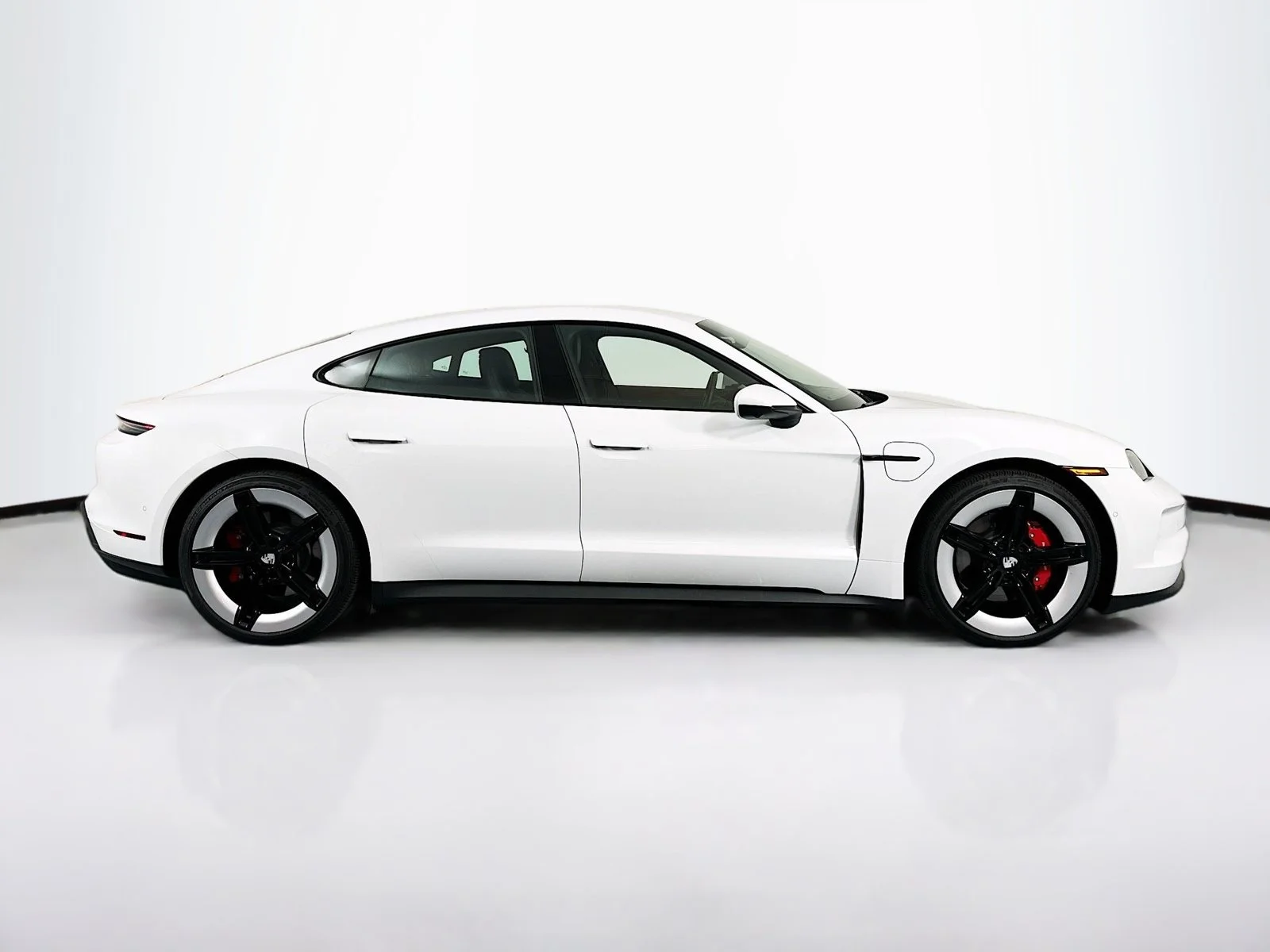 New 2025 White Porsche 4S image 8