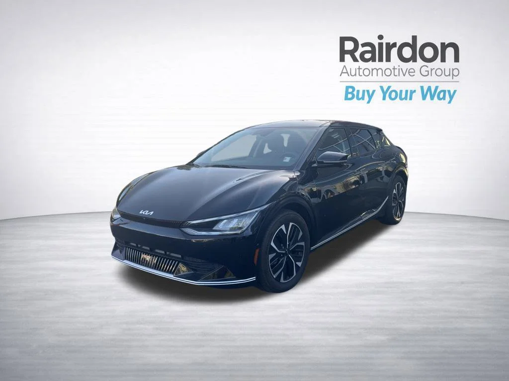 Used 2023 Aurora Black Pearl Kia Wind image 1