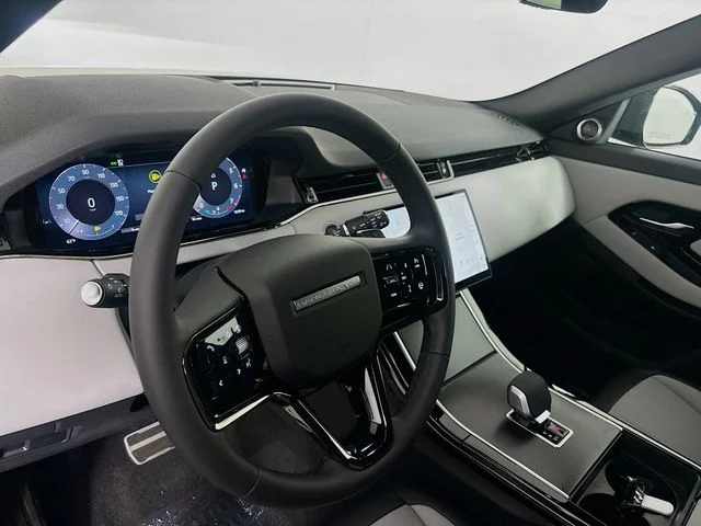 Used 2026  Land Rover Dynamic image 9