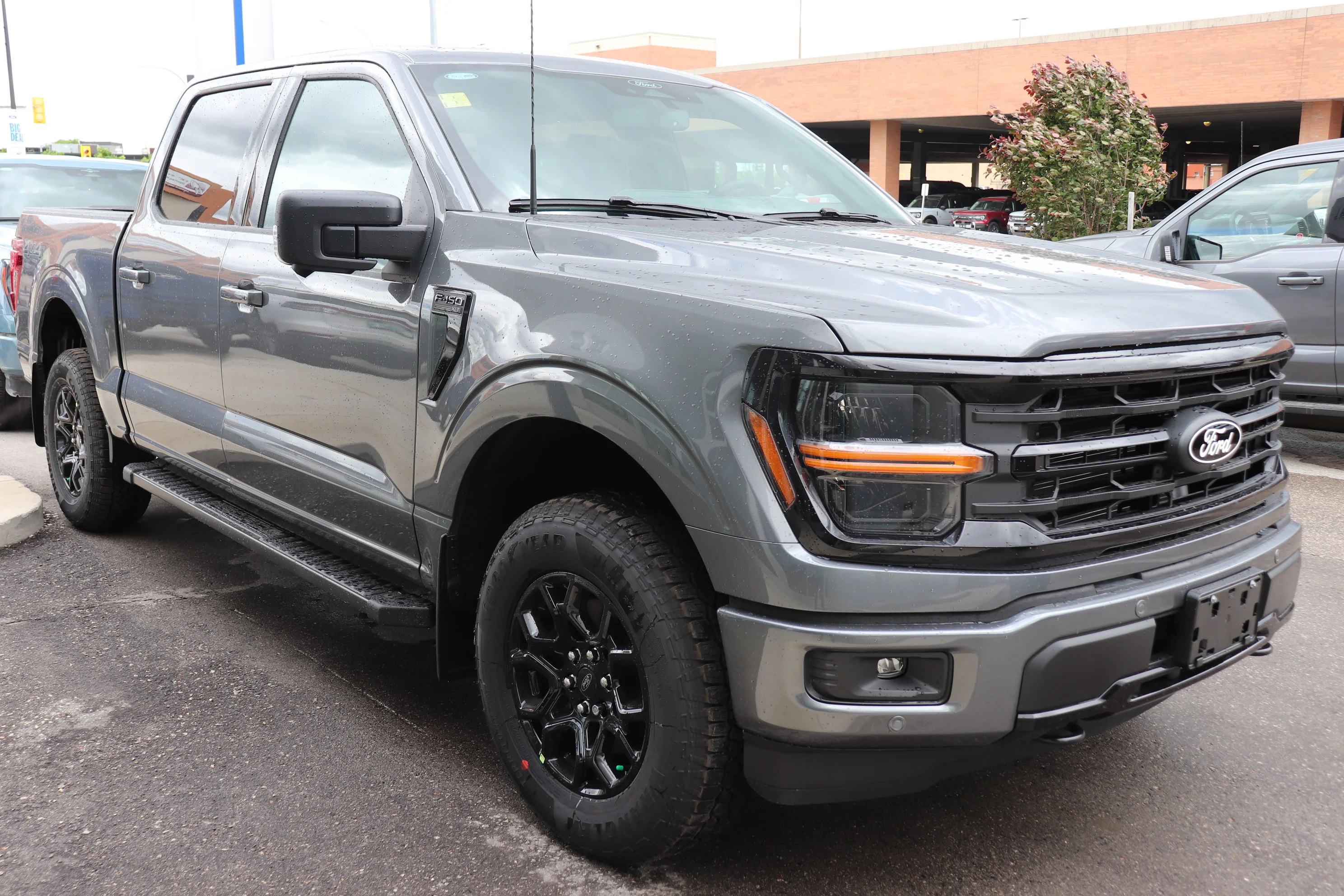New 2026 CARBONIZED GREY METALLIC Ford XLT image 3