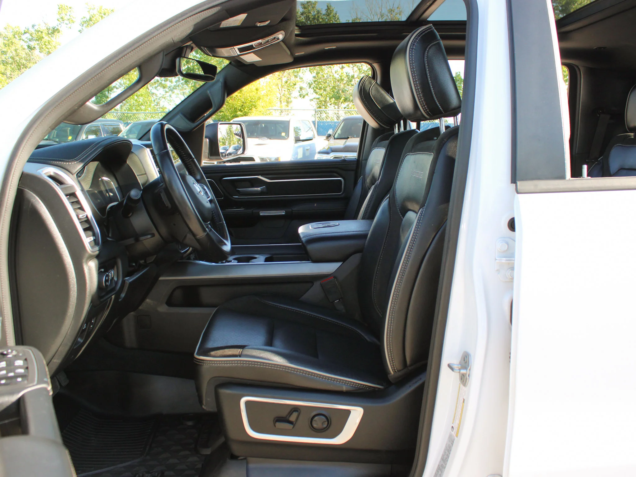 Certified Used 2023 White RAM Laramie * No Accidents | HEMI V8 | Running Boards | Apple CarPlay | Night Edition | Remote Start image 3