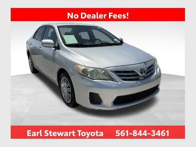 Used 2013 Silver Toyota LE image 1