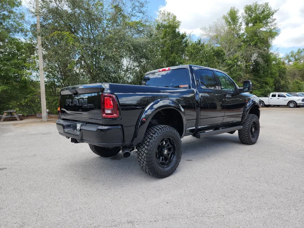 New 2026 Diamond Black Crystal Pearl-Coat Exterior Paint RAM Big Horn image 4