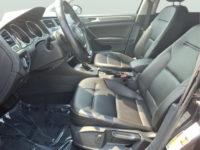 Used 2019  Volkswagen SE image 16