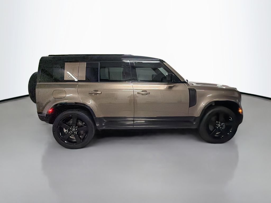 Used 2024  Land Rover X-Dynamic SE image 8