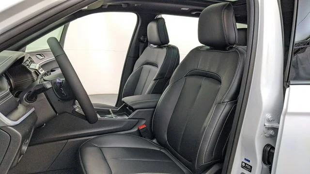 Used 2024 White Jeep Limited image 20