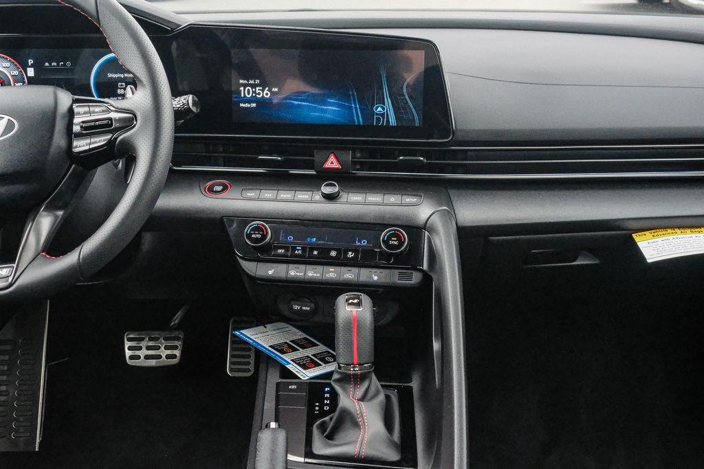 2025 Hyundai Elantra N Line - Photo 17