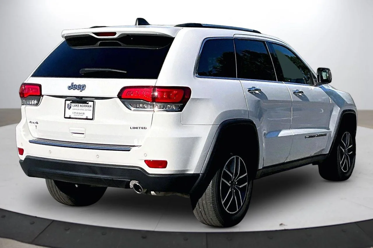 Certified Used 2022 White Jeep Limited image 9