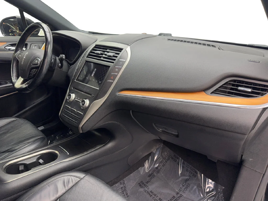 Used 2017 Black Lincoln Reserve image 55