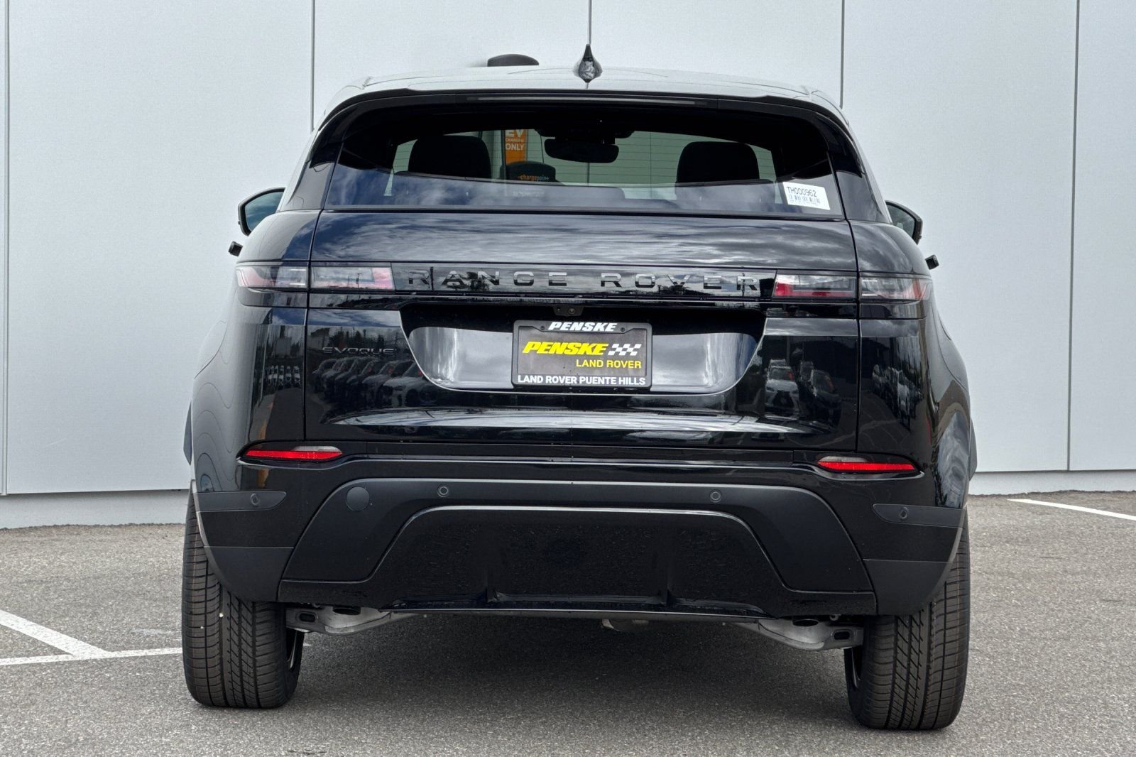 New 2026 Santorini Black Land Rover S image 4