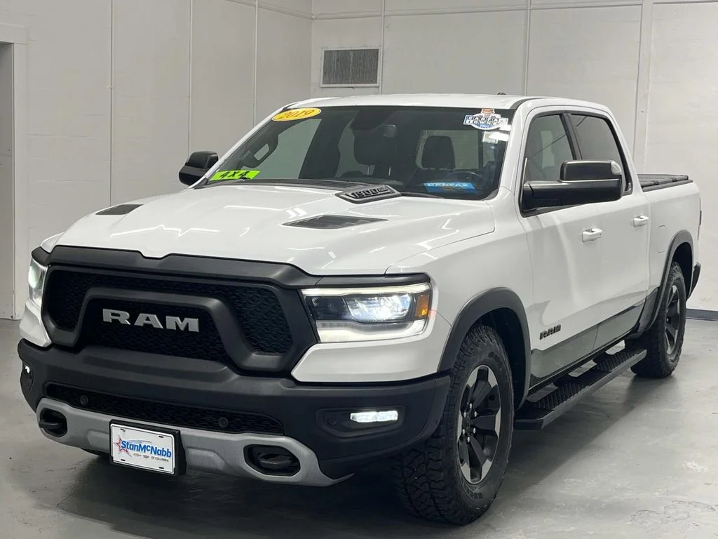 Used 2019 Bright White Clearcoat Ram Rebel Crew Cab 5.7L V8 4x4 1 Owner image 4