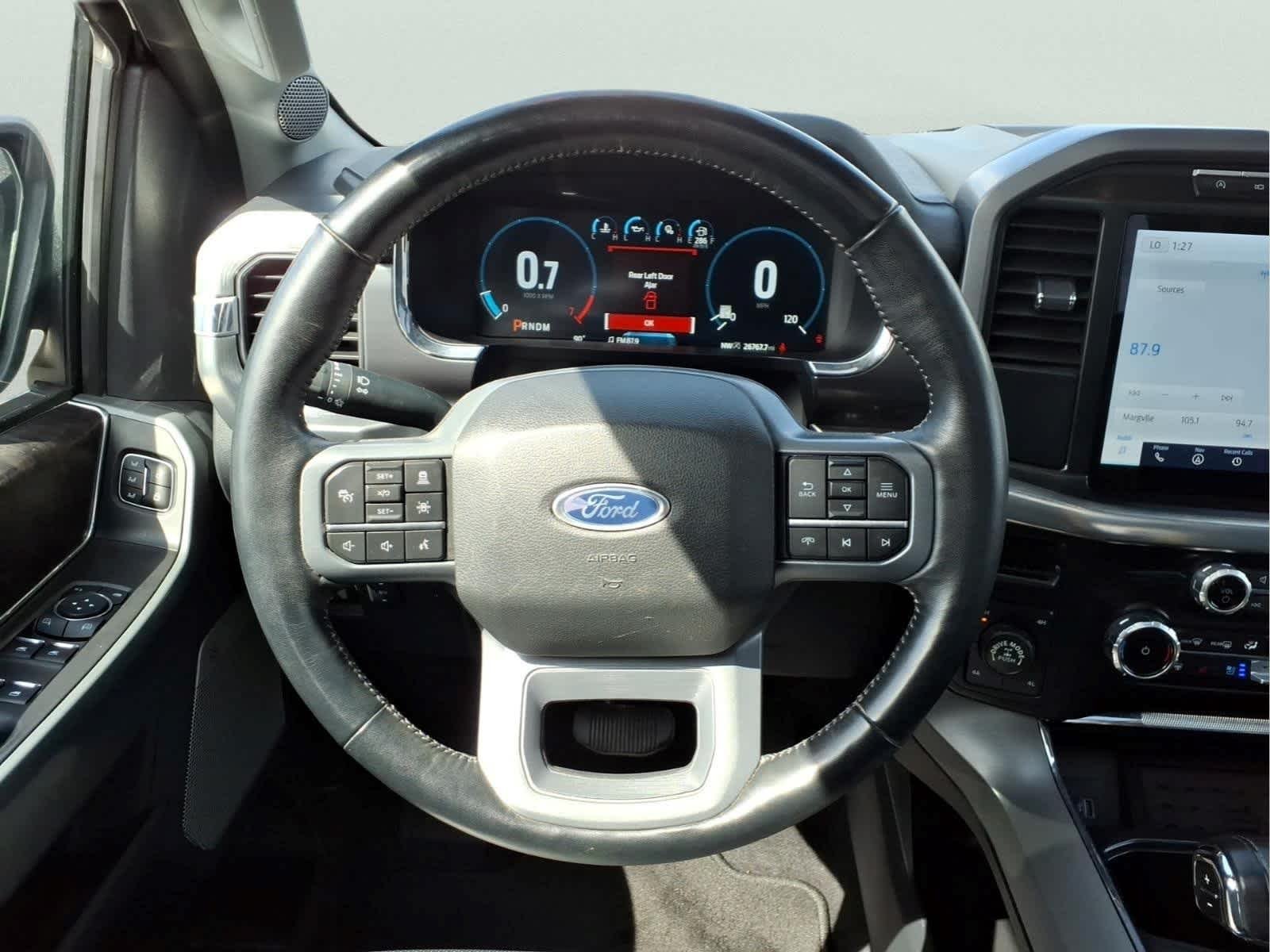 Used 2023 Iconic Silver Ford LARIAT image 19
