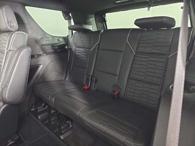 Used 2022 Crystal White Tricoat Cadillac Sport Platinum image 30